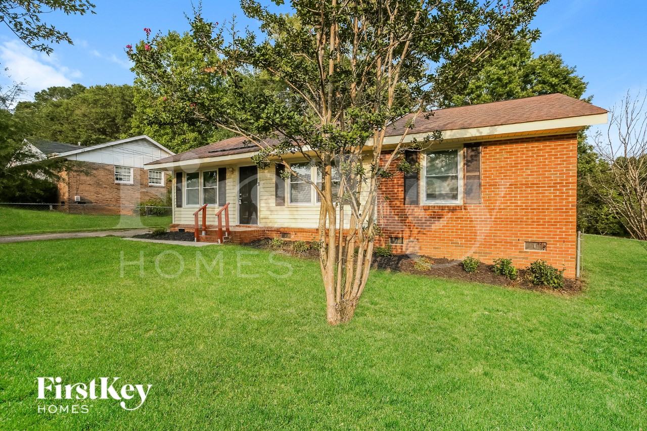 2330 Knight Dr - Photo 3 of 16