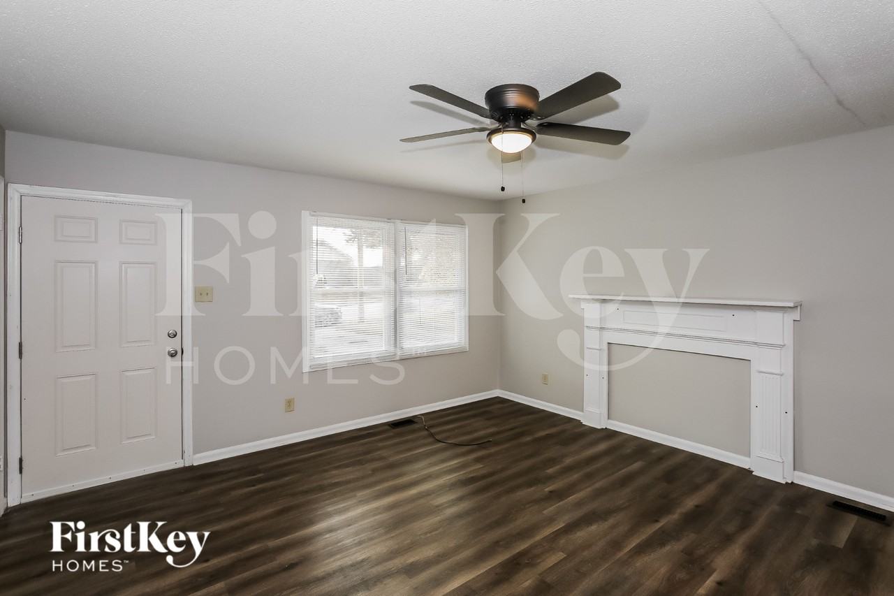 2330 Knight Dr - Photo 5 of 16