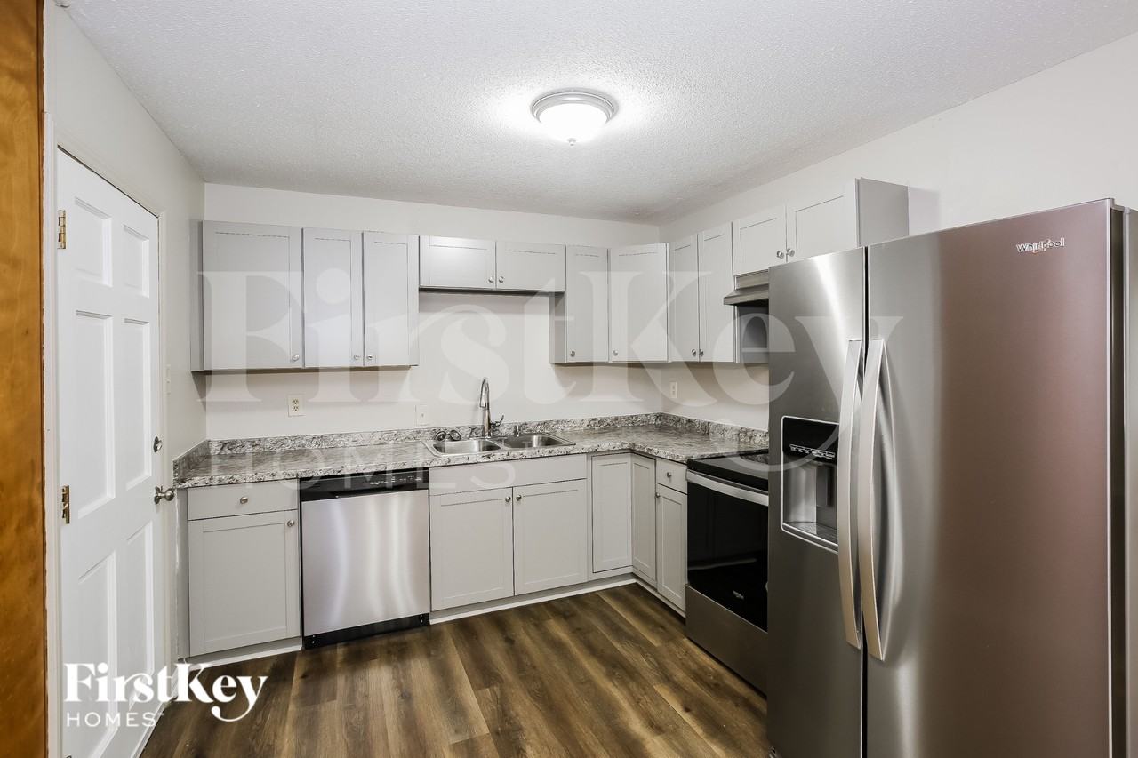 2330 Knight Dr - Photo 6 of 16
