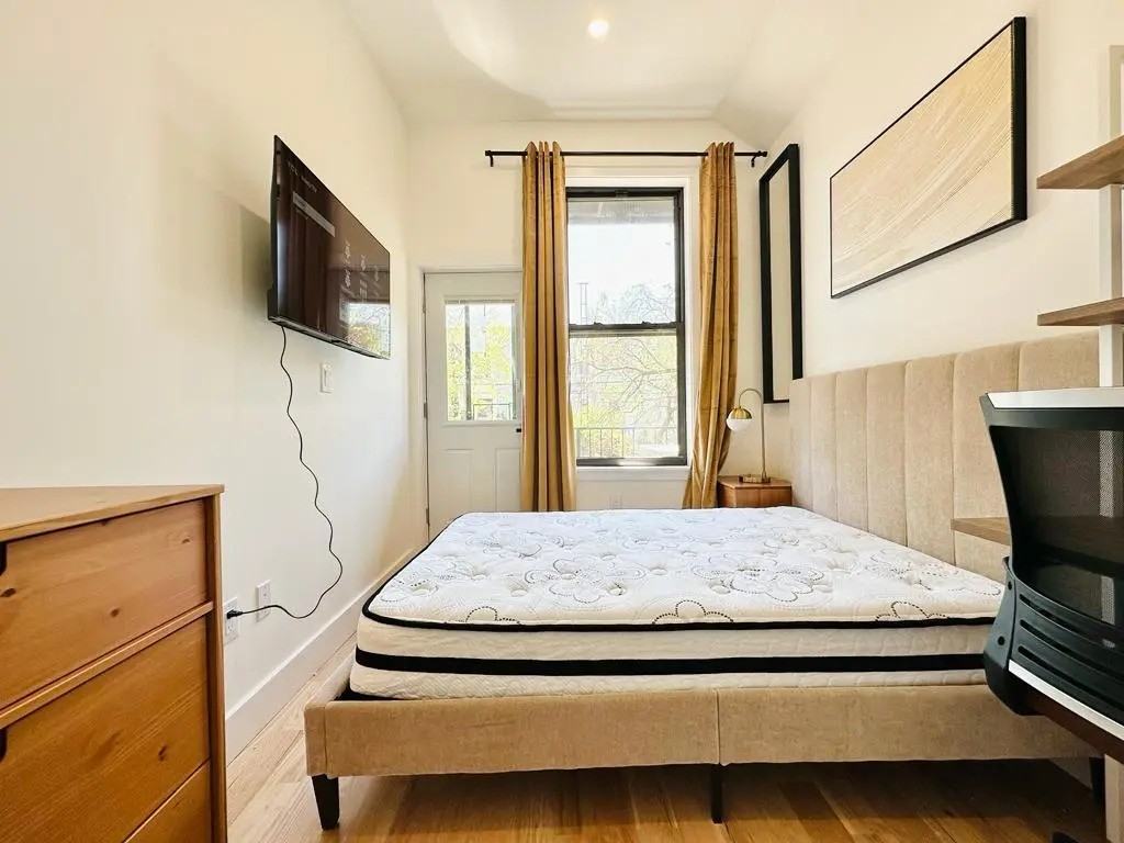 Private Bedroom in 3 Bedroom/1.5 Bathroom Home - Photo 2 of 11