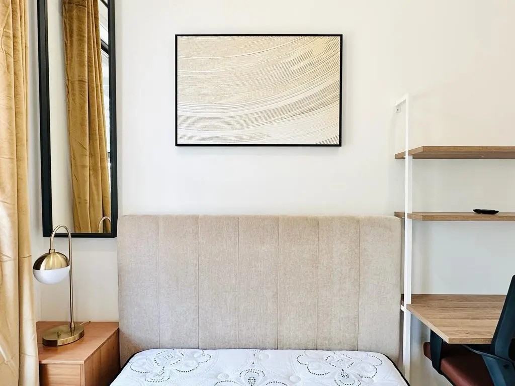Private Bedroom in 3 Bedroom/1.5 Bathroom Home - Photo 3 of 11