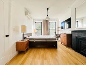 Private Bedroom in 5 Bedroom/2.5 Bathroom Home - Photo 1 of 1