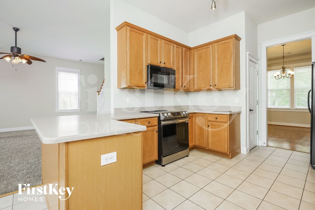 228 Silverwood Ln - Photo 7 of 16