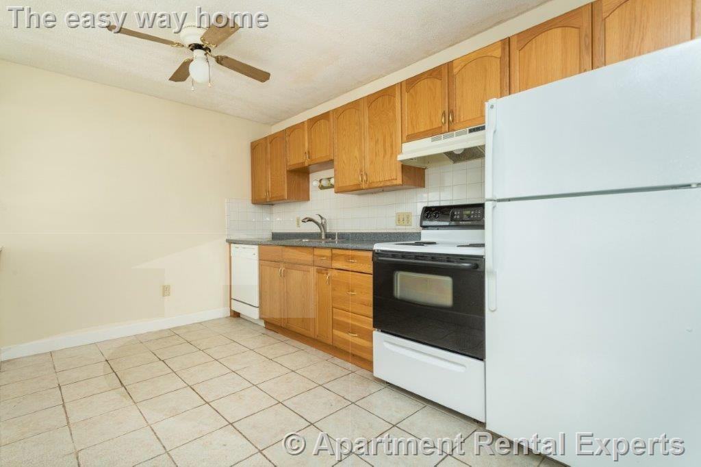 162 Summer St #11 - Photo 3 of 8