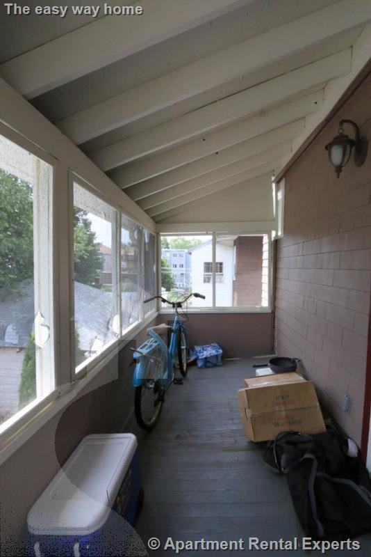 138 W Adams St - Photo 4 of 20