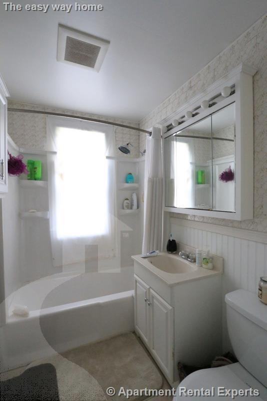 138 W Adams St - Photo 7 of 20