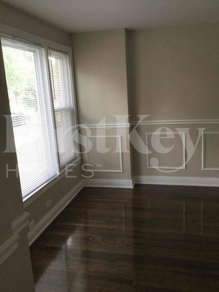 8044 S Maplewood Ave - Photo 2 of 20