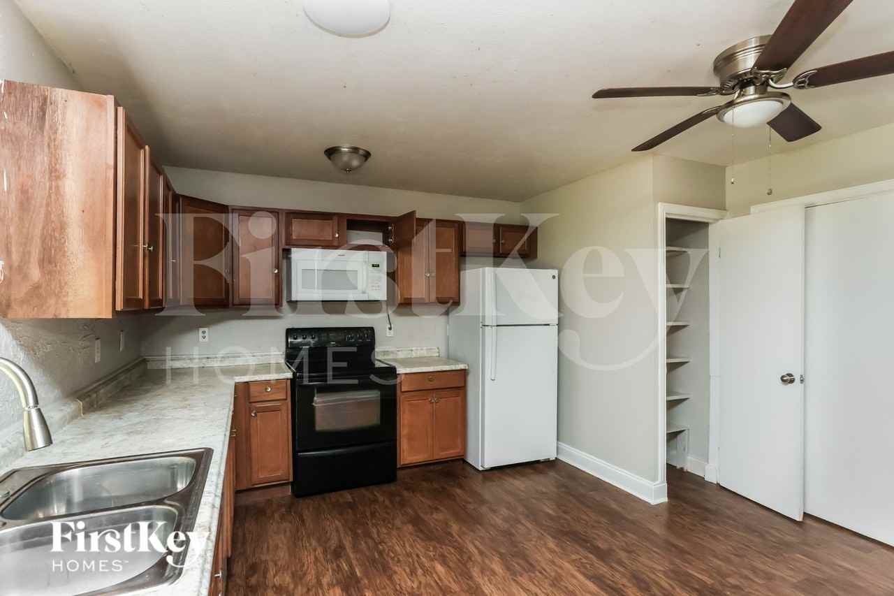6418 Briar Knoll Dr - Photo 4 of 16