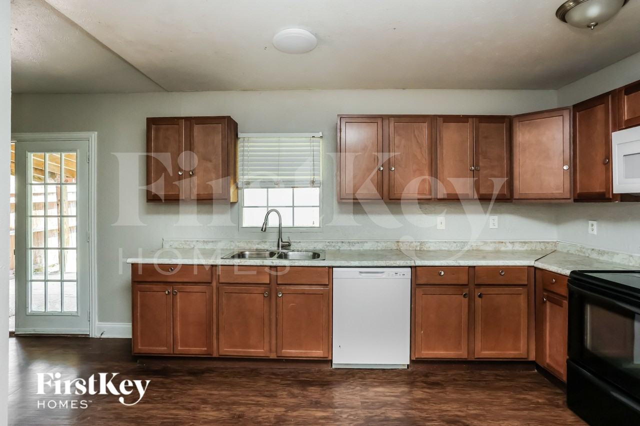 6418 Briar Knoll Dr - Photo 5 of 16