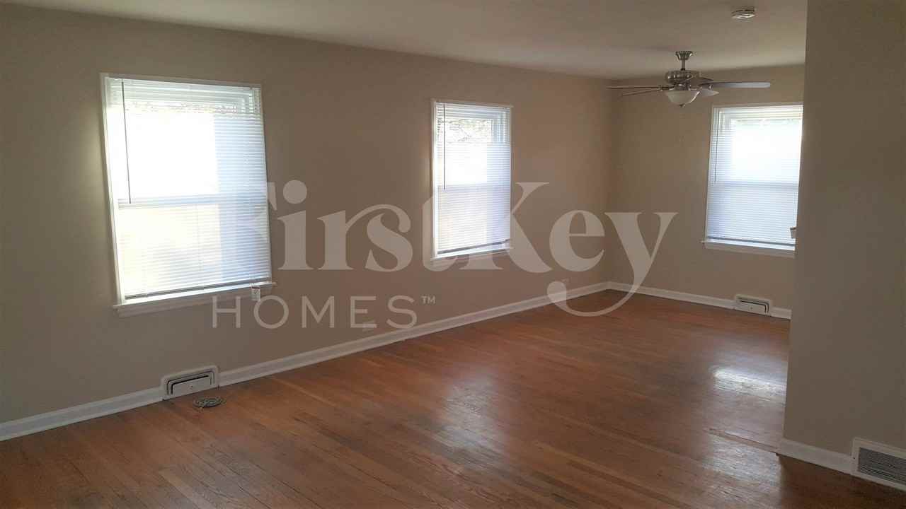 630 Crest St - Photo 2 of 13