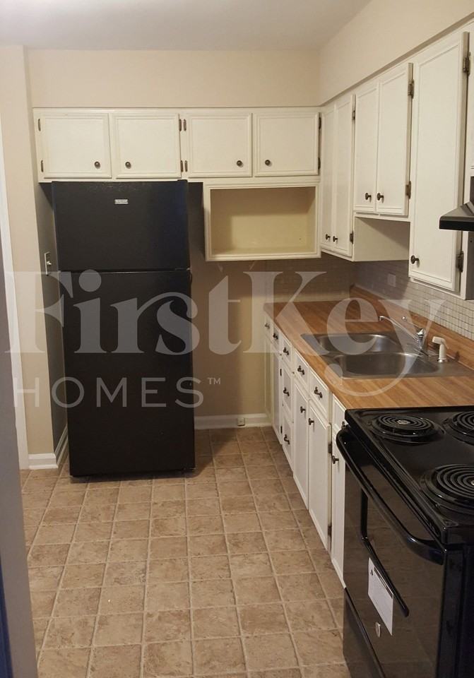 630 Crest St - Photo 4 of 13