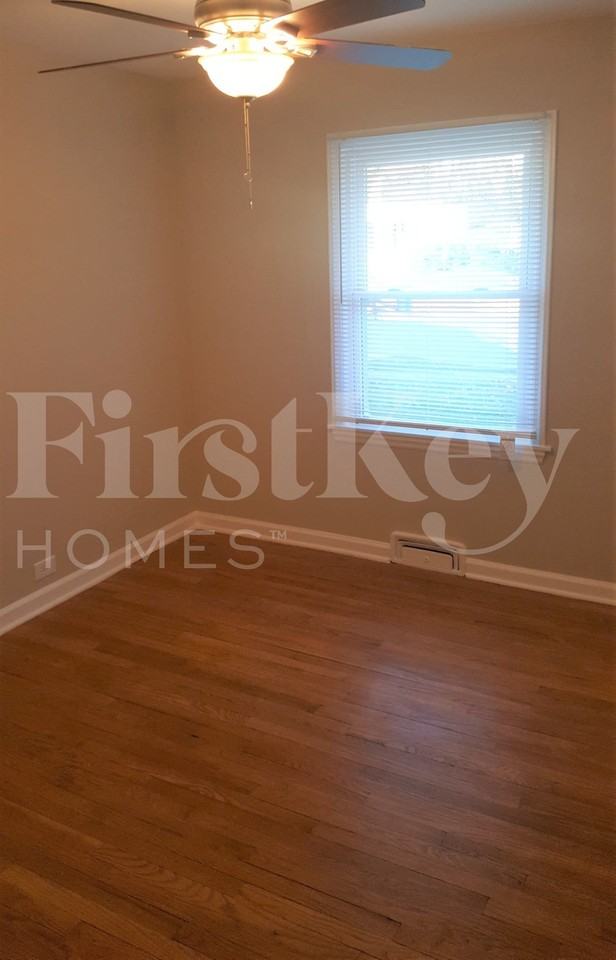 630 Crest St - Photo 5 of 13