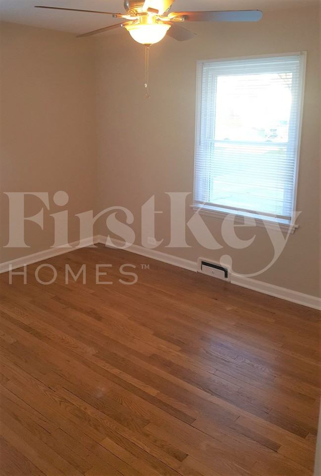 630 Crest St - Photo 6 of 13
