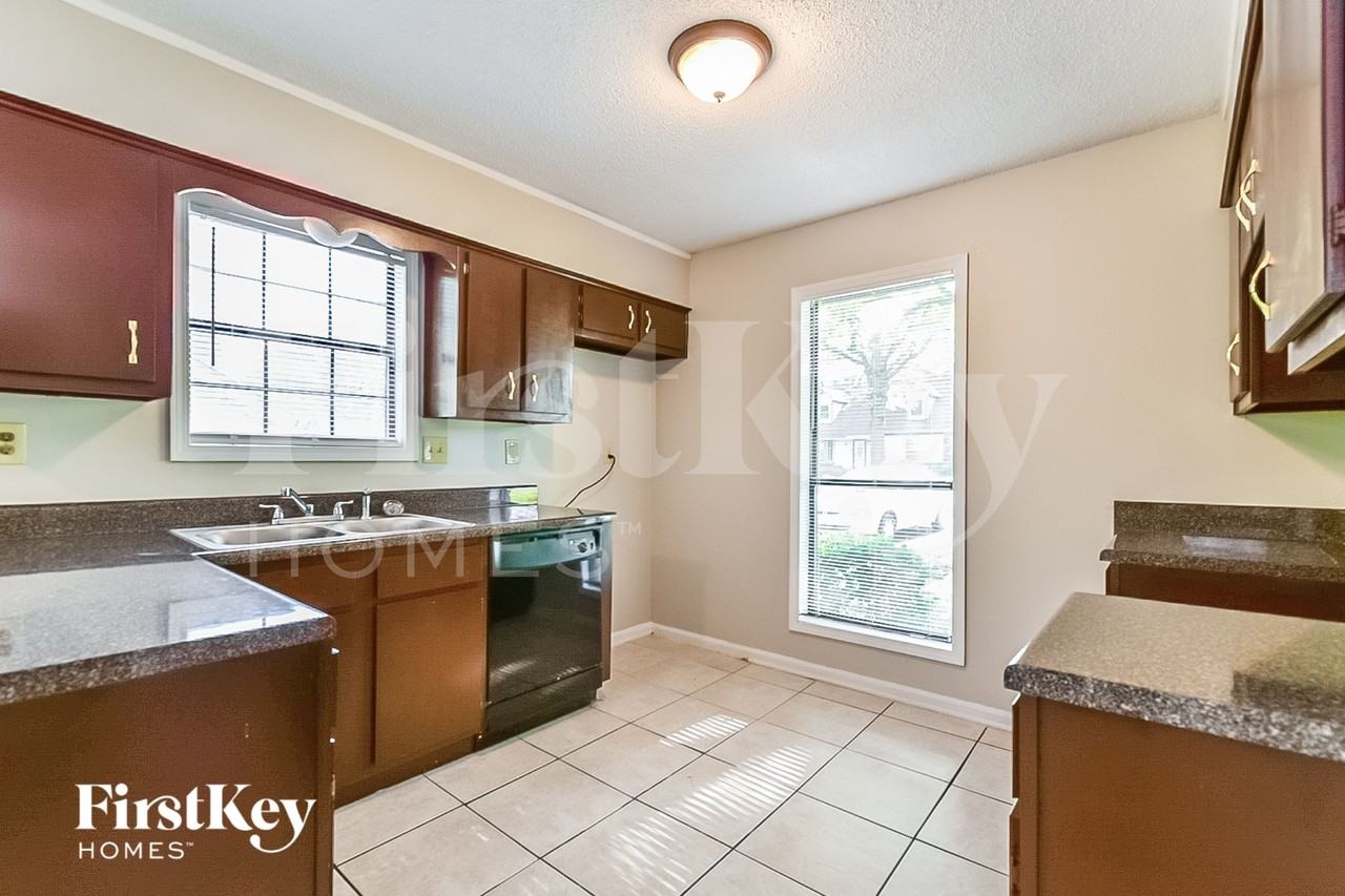 4399 Winter Park Dr - Photo 7 of 15