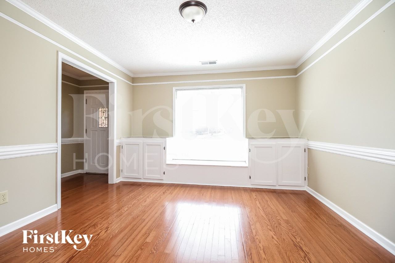 2672 Morning Woods Dr - Photo 3 of 16
