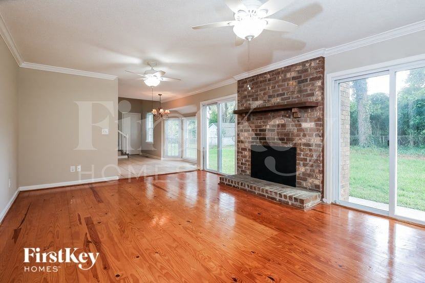2332 Vanderbilt Dr - Photo 3 of 15