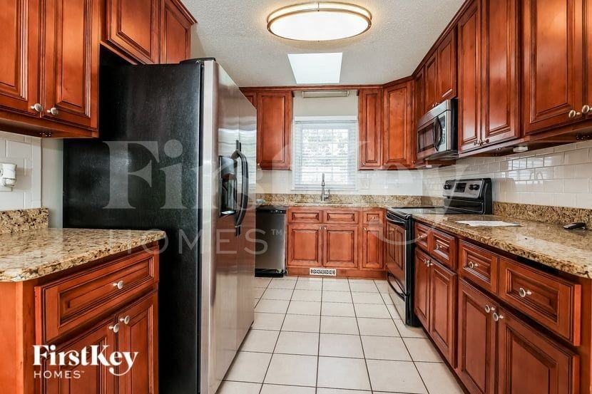 2332 Vanderbilt Dr - Photo 6 of 15