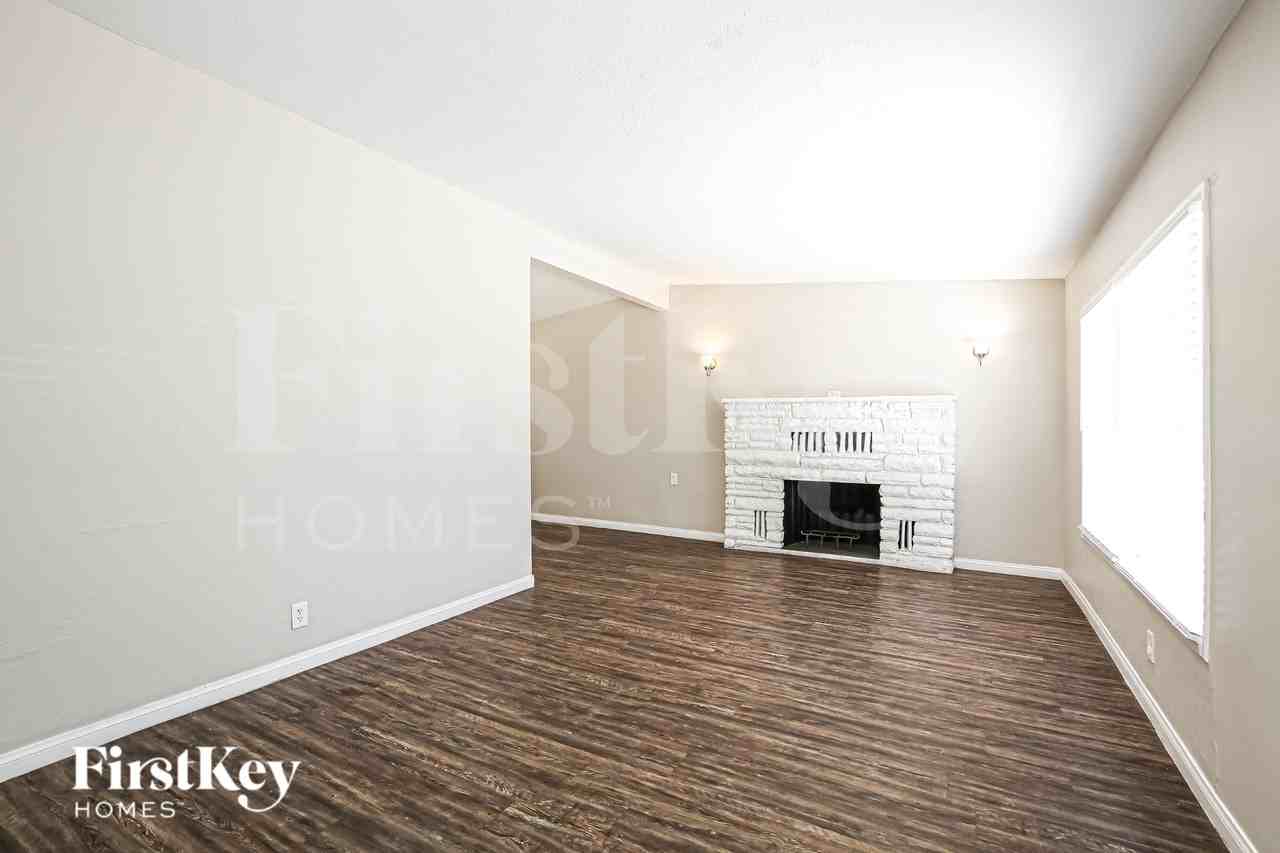 2317 Hassett Ave - Photo 6 of 19
