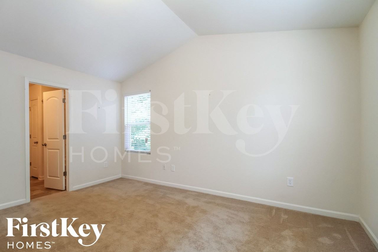 1909 Allyson Ave - Photo 7 of 15