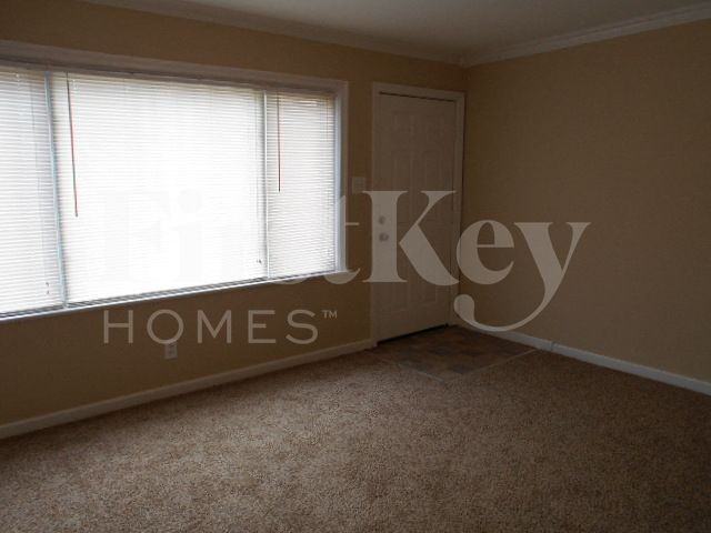 1405 Gahan Dr - Photo 3 of 14