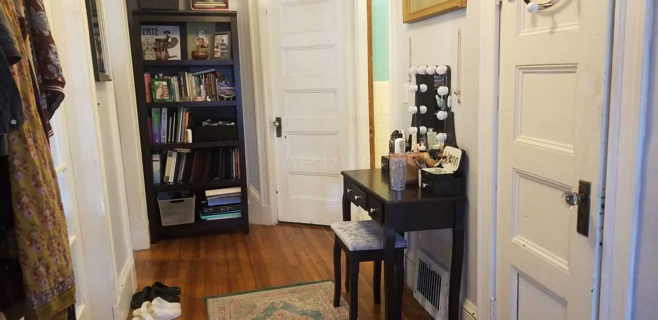 27 Warner St #1 - Photo 6 of 24