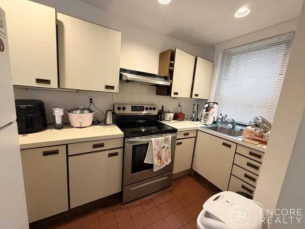 451 Park Dr #2C - Photo 4 of 14