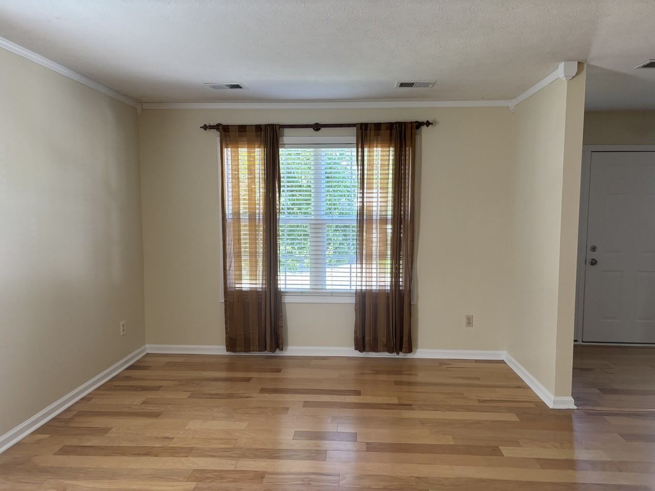1116 Benjamin Ln #NA - Photo 4 of 33