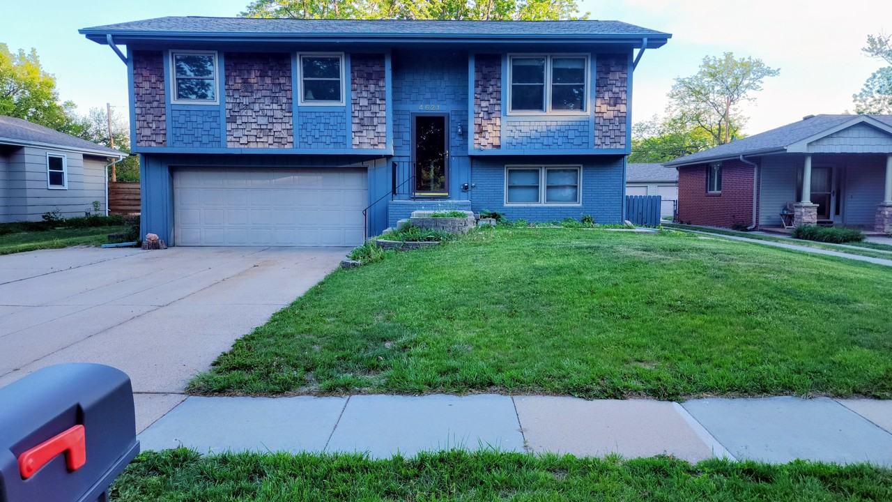 4621 Gertie Ave - Photo 3 of 6