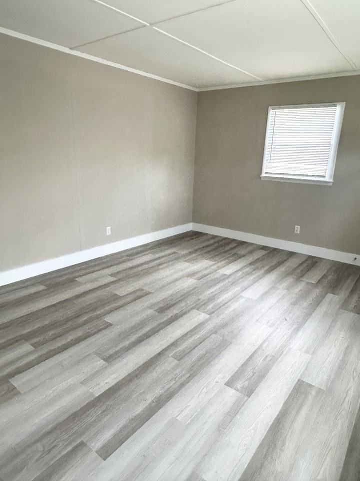 312 Warren Way #NA - Photo 2 of 7