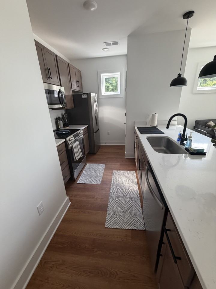 901 Bainbridge St #A - Photo 2 of 13