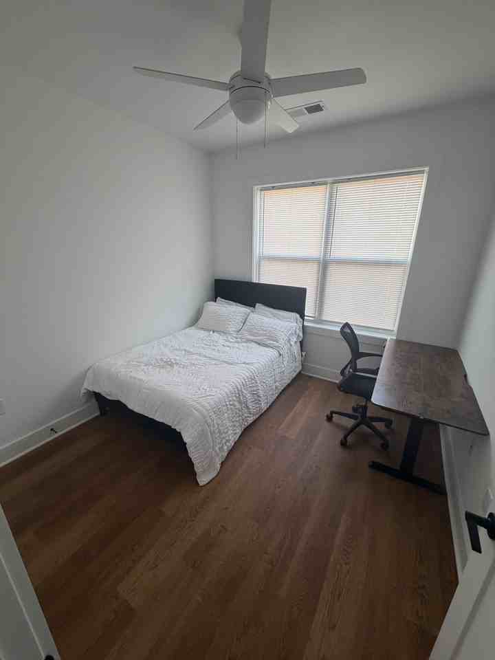 901 Bainbridge St #A - Photo 4 of 13