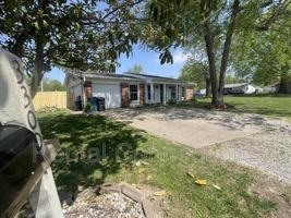 featured image of 3300 W Hawthorne Ct
