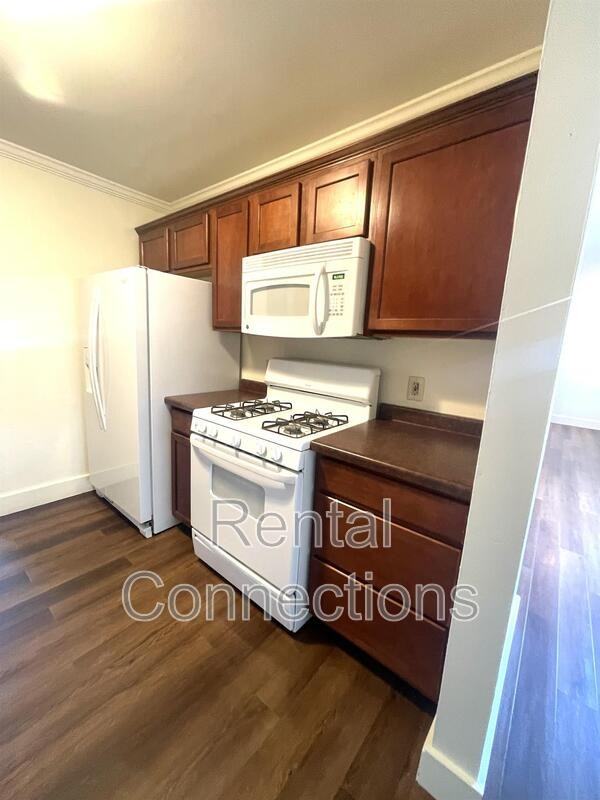 3300 W Hawthorne Ct - Photo 7 of 18