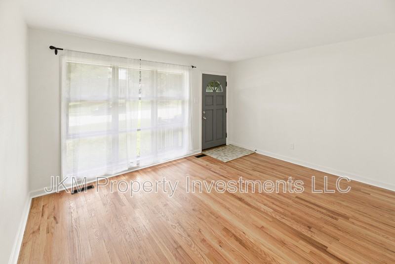 135 Saint Maurice Ln - Photo 6 of 16