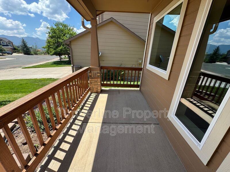 1148 Dream Lake Ct - Photo 3 of 20