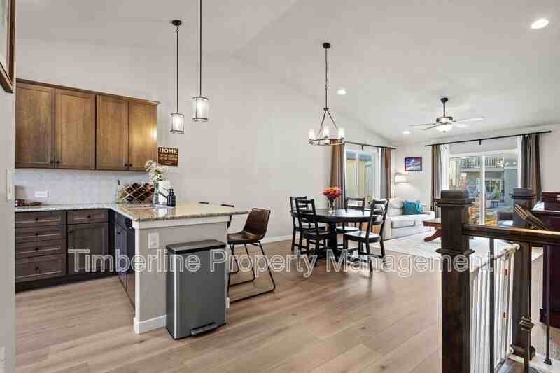 6348 Deco Dr - Photo 4 of 12