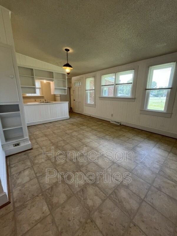 1335 Eastside Ave - Photo 5 of 13