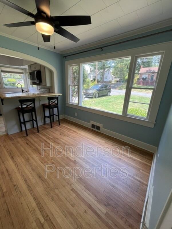 1631 Maple Ave - Photo 3 of 14