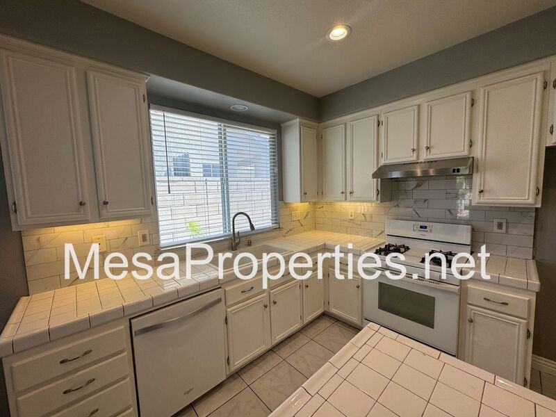 7648 Newberry Ln - Photo 6 of 21
