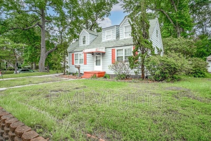 141 Howe St - Photo 4 of 24