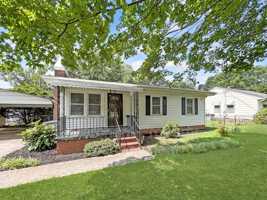 featured image of 22 Brownwood Dr