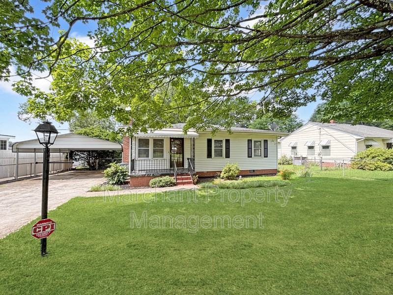 22 Brownwood Dr - Photo 3 of 16