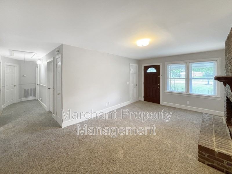 22 Brownwood Dr - Photo 5 of 16