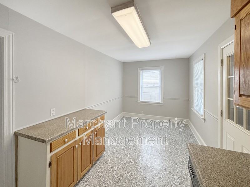 22 Brownwood Dr - Photo 6 of 16
