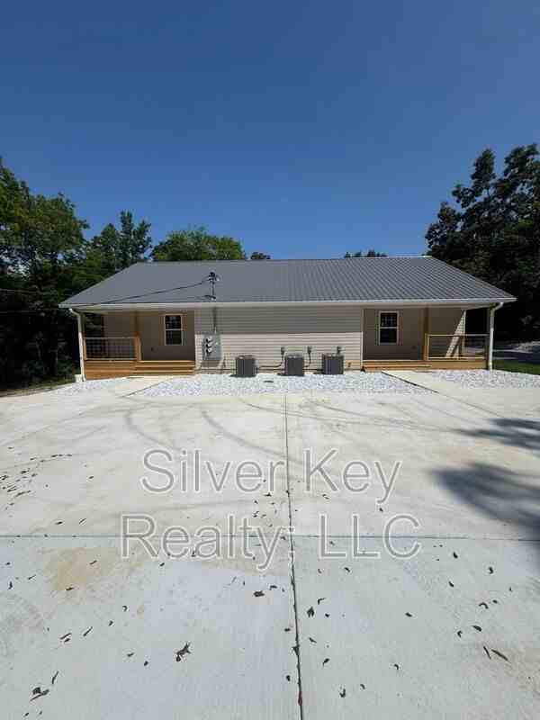 3180 Highwaynorth #B - Photo 7 of 29