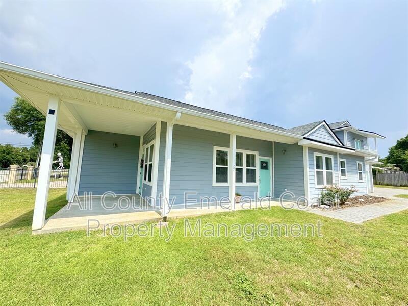 722 Kelly St - Photo 4 of 50