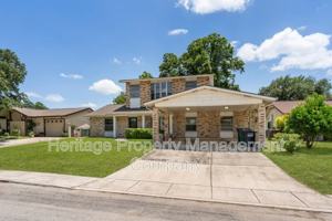featured image of 3614 Versailles Dr