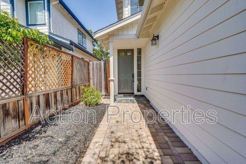 116 College Ave - Photo 3 of 32