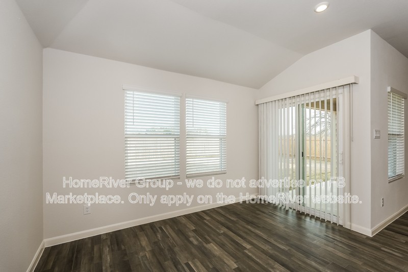 605 Jameson St - Photo 4 of 21