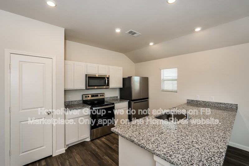 605 Jameson St - Photo 5 of 21